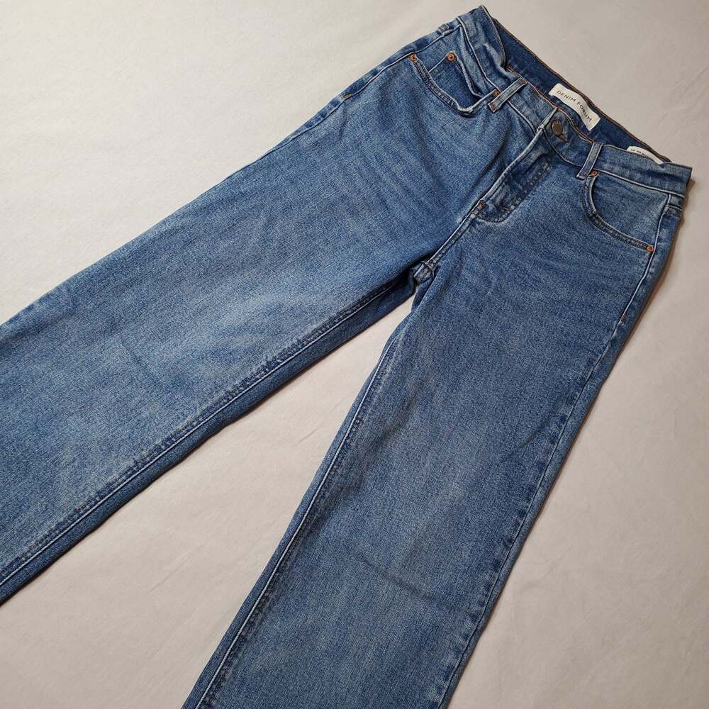Aritzia Denim Forum Womens Size 26 90's Snatched Mid-Rise Straight Jean